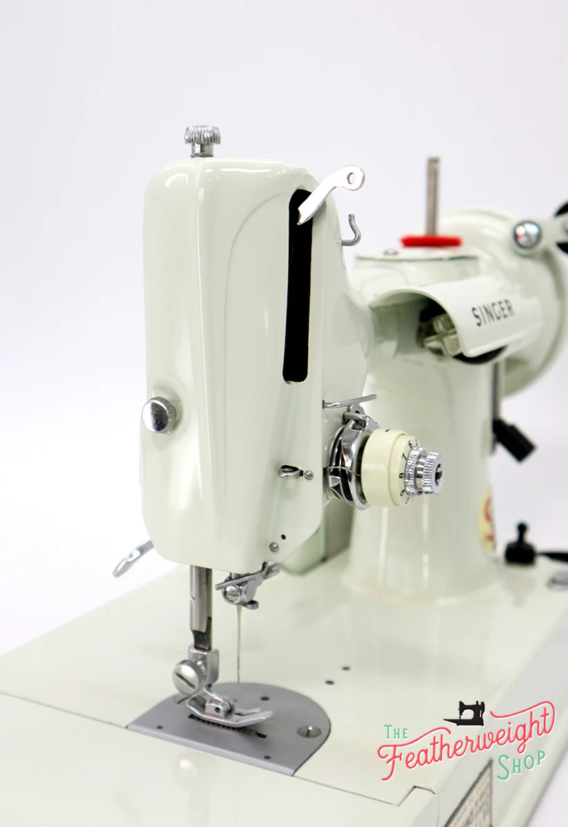 Singer Featherweight 221K Sewing Machine, WHITE EV958*** - Image 20