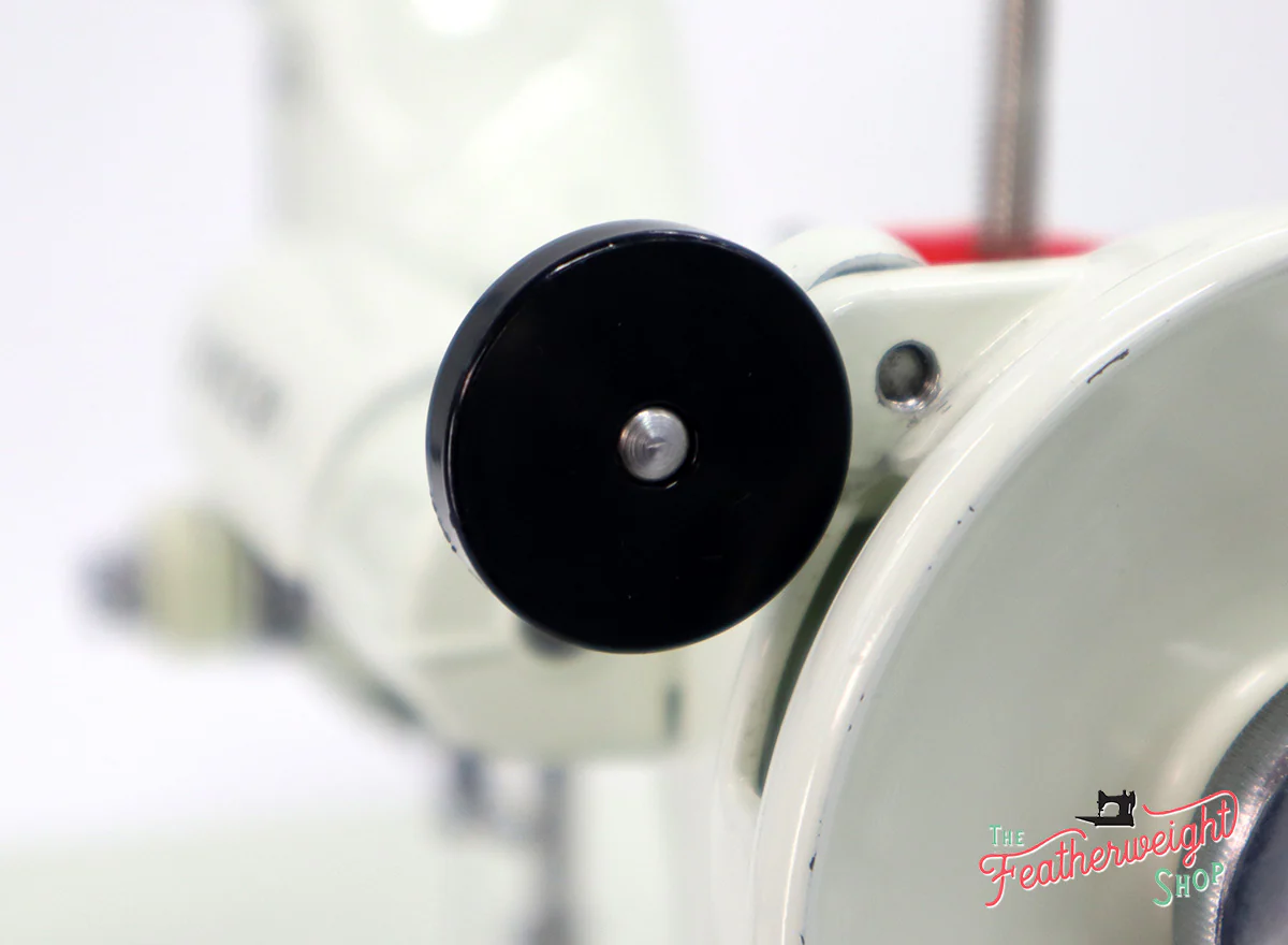 Singer Featherweight 221K Sewing Machine, WHITE EV958*** - Image 22
