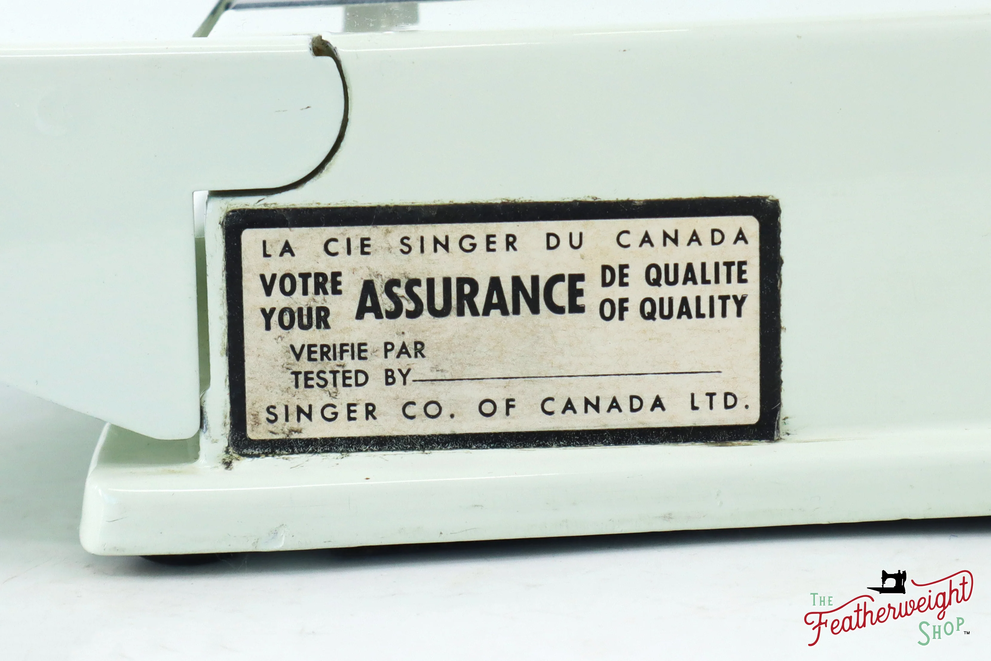 Singer Featherweight 221K Sewing Machine, WHITE EV9626** - RARE Case! - Image 7