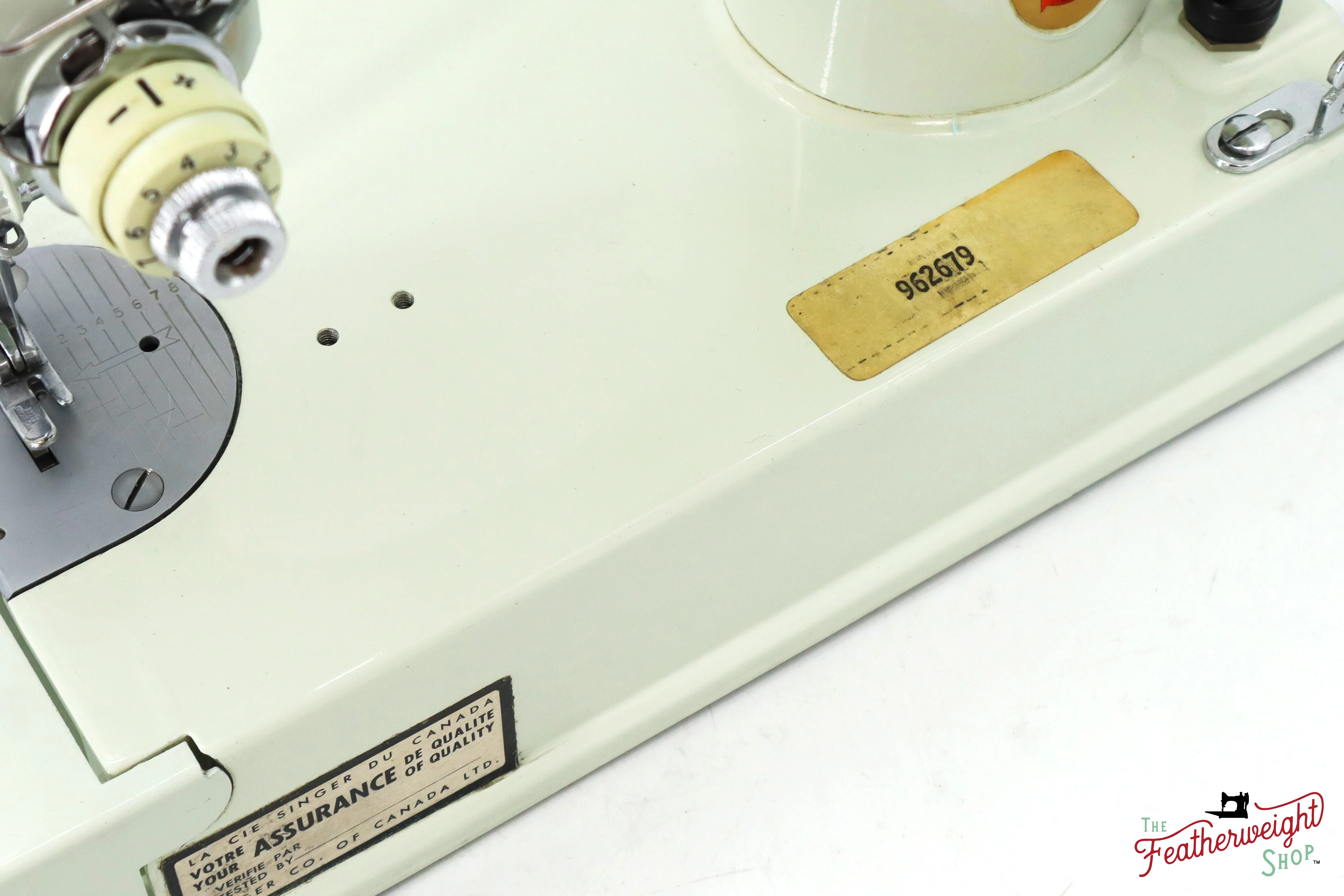 Singer Featherweight 221K Sewing Machine, WHITE EV9626** - RARE Case! - Image 9