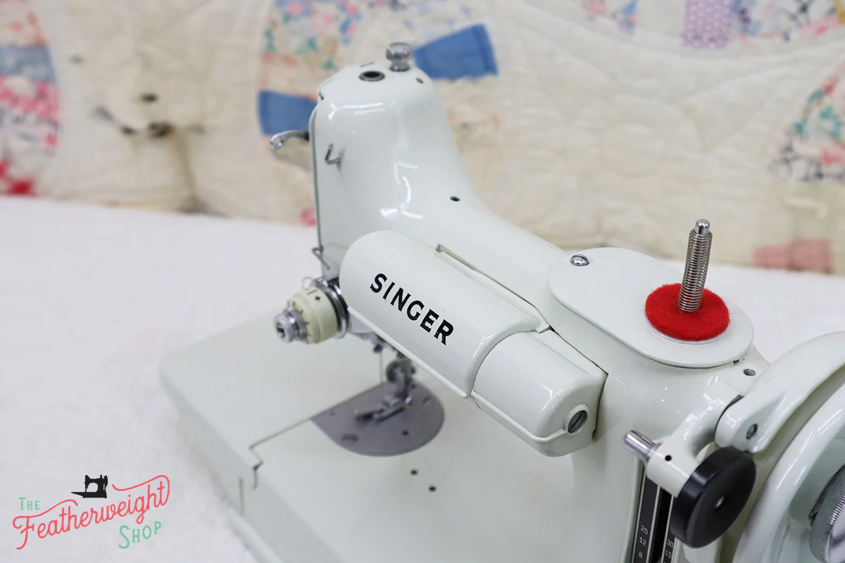 Singer Featherweight 221K Sewing Machine, WHITE EV964*** - Image 12