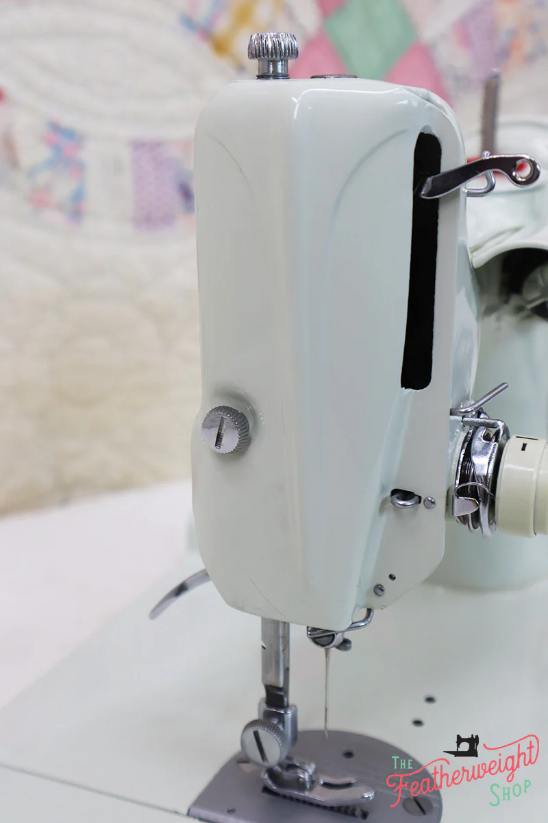 Singer Featherweight 221K Sewing Machine, WHITE EV964*** - Image 14