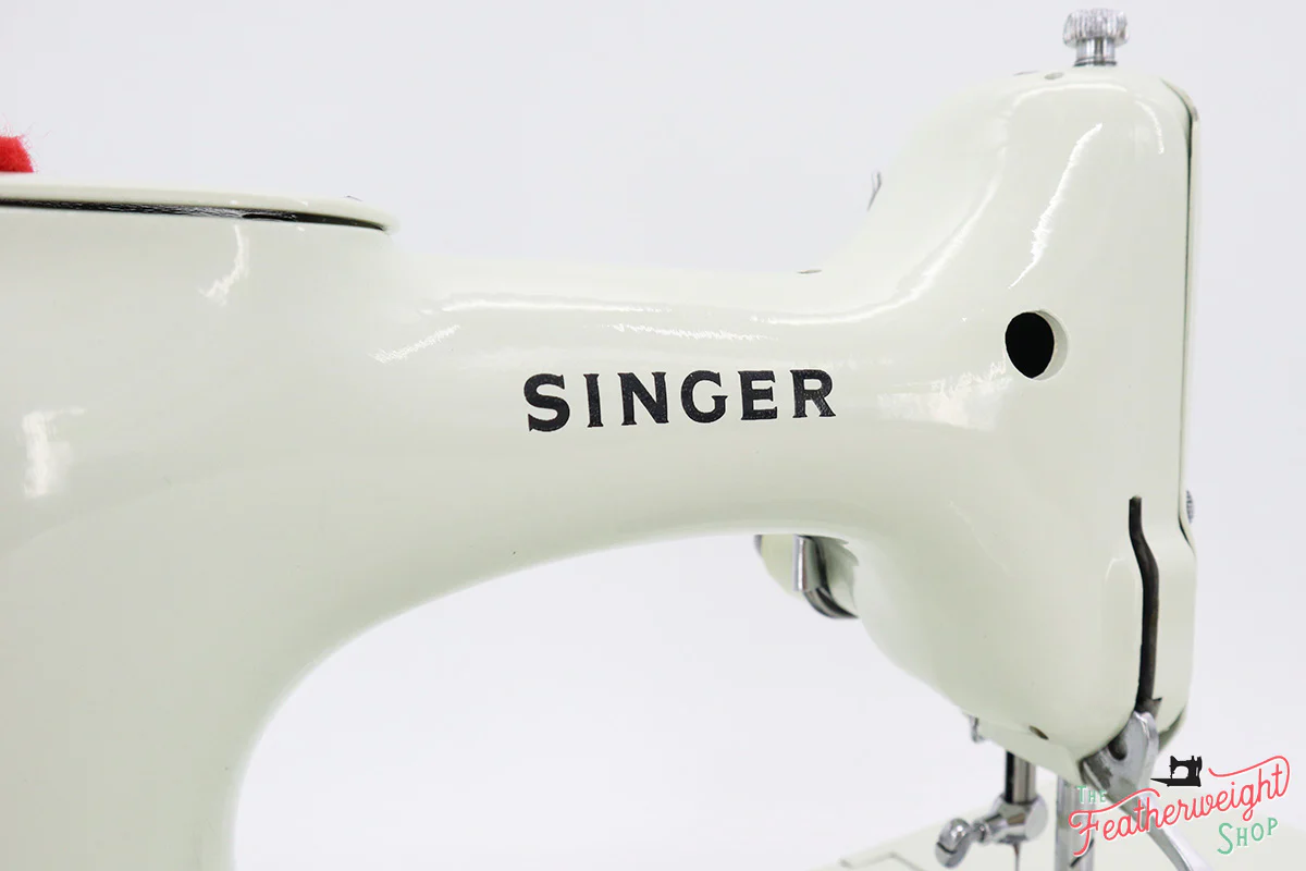 Singer Featherweight 221K Sewing Machine, WHITE EV991** - Image 12