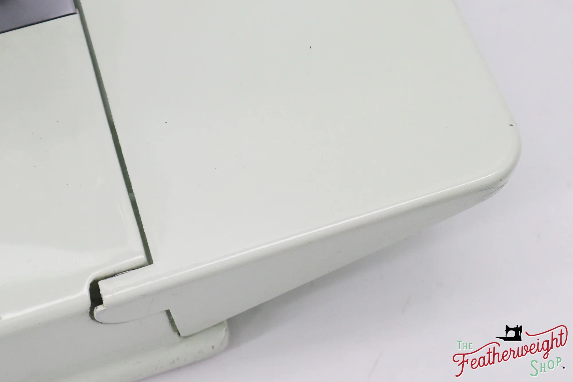 Singer Featherweight 221K Sewing Machine, WHITE EV9937** - RARE Case! - Image 9