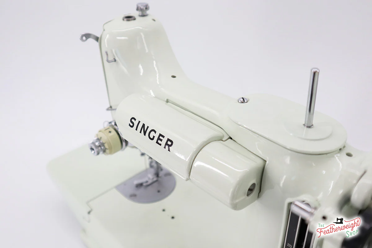 Singer Featherweight 221K Sewing Machine, WHITE EV9938** - Image 14