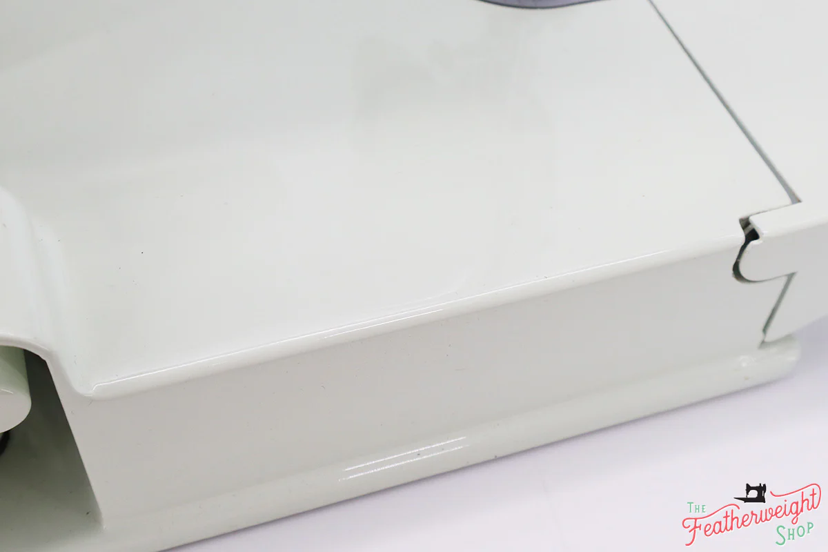 Singer Featherweight 221K Sewing Machine, WHITE EY844*** - Image 11