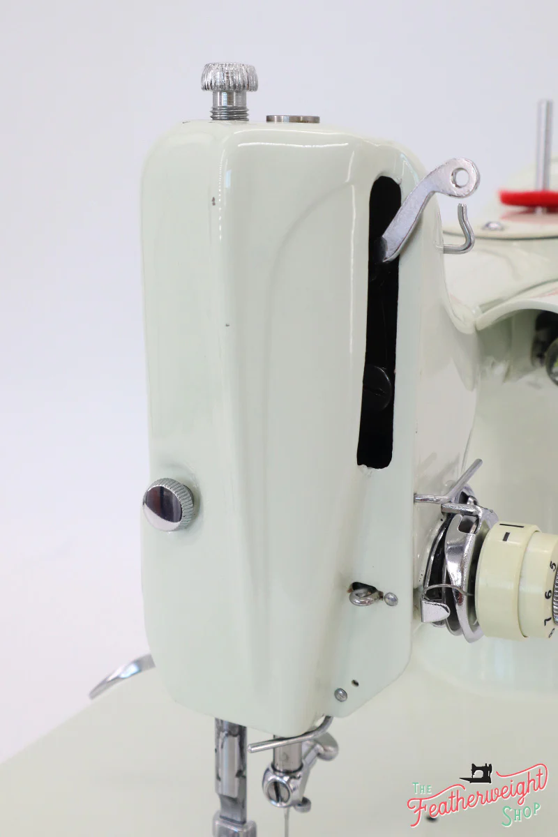 Singer Featherweight 221K Sewing Machine, WHITE EY844*** - Image 14
