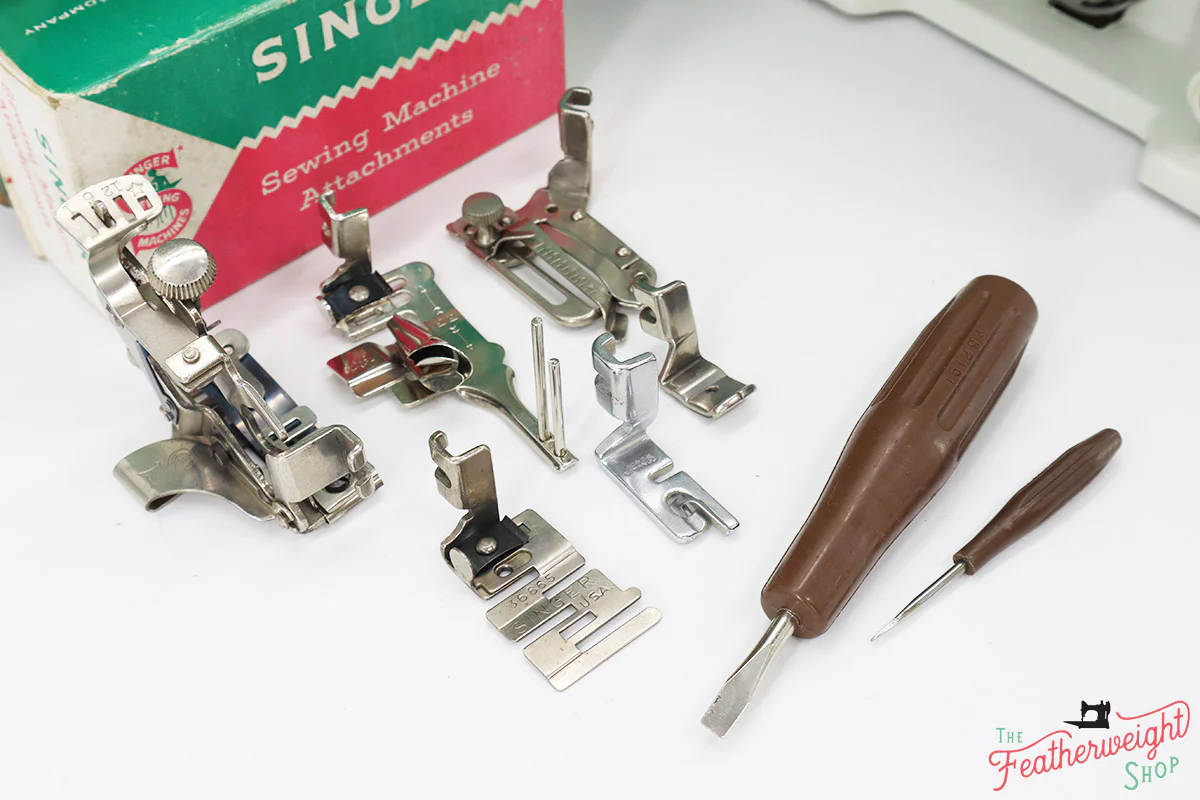 Singer Featherweight 221K Sewing Machine, WHITE EY844*** - Image 2
