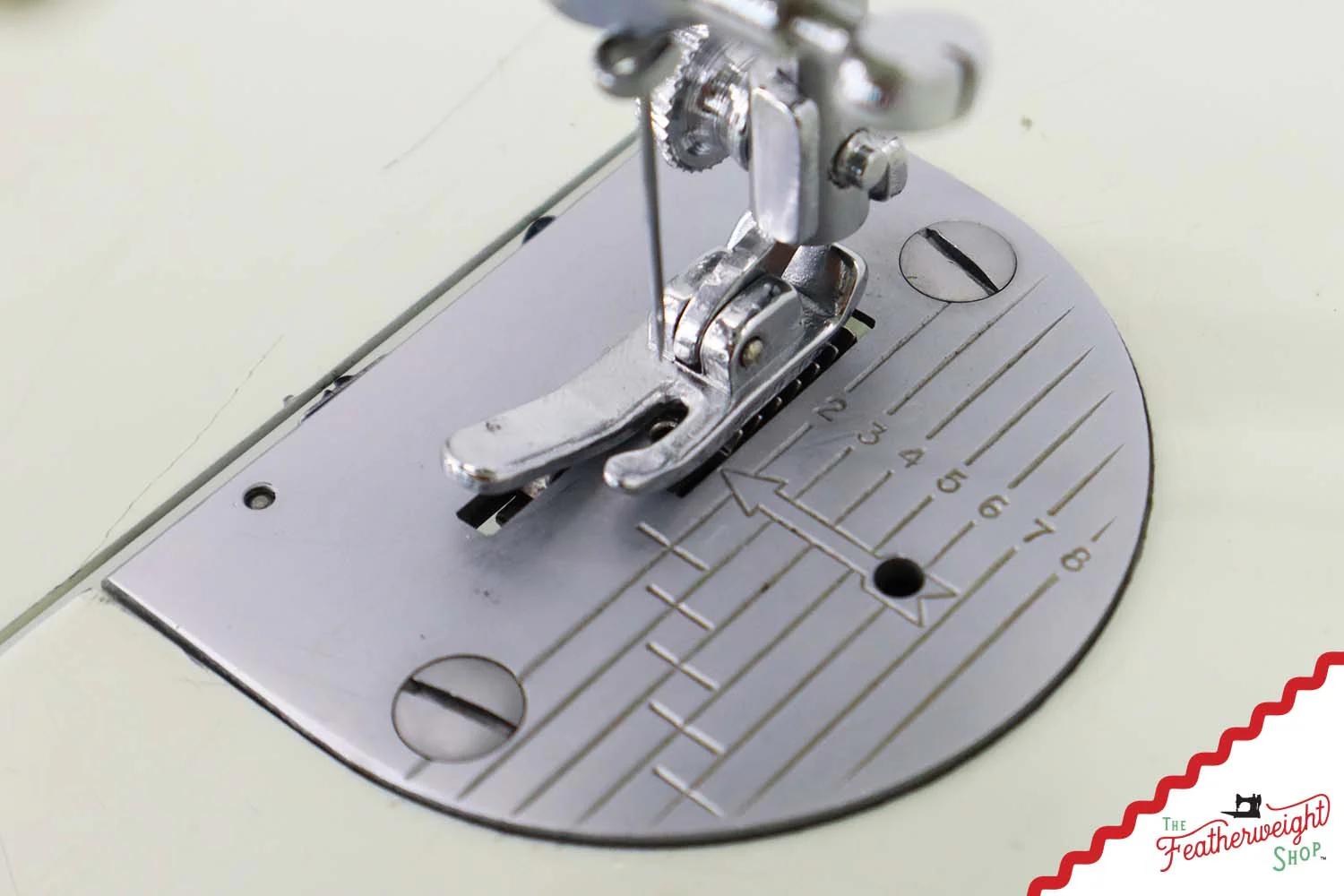 Singer Featherweight 221K Sewing Machine, WHITE - FA099*** - Image 16