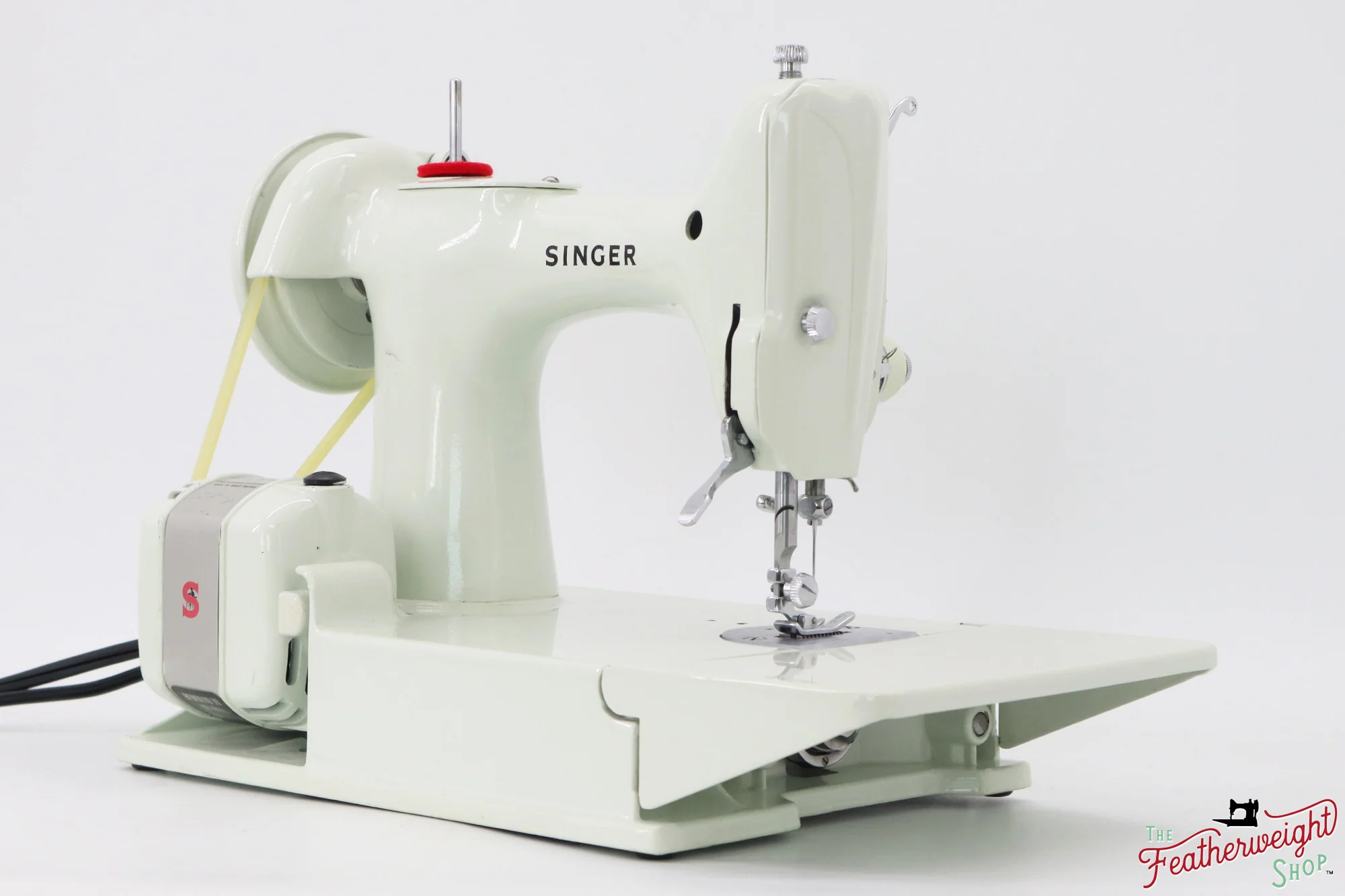 Singer Featherweight 221K Sewing Machine, WHITE FA203*** - RARE Case! - Image 5