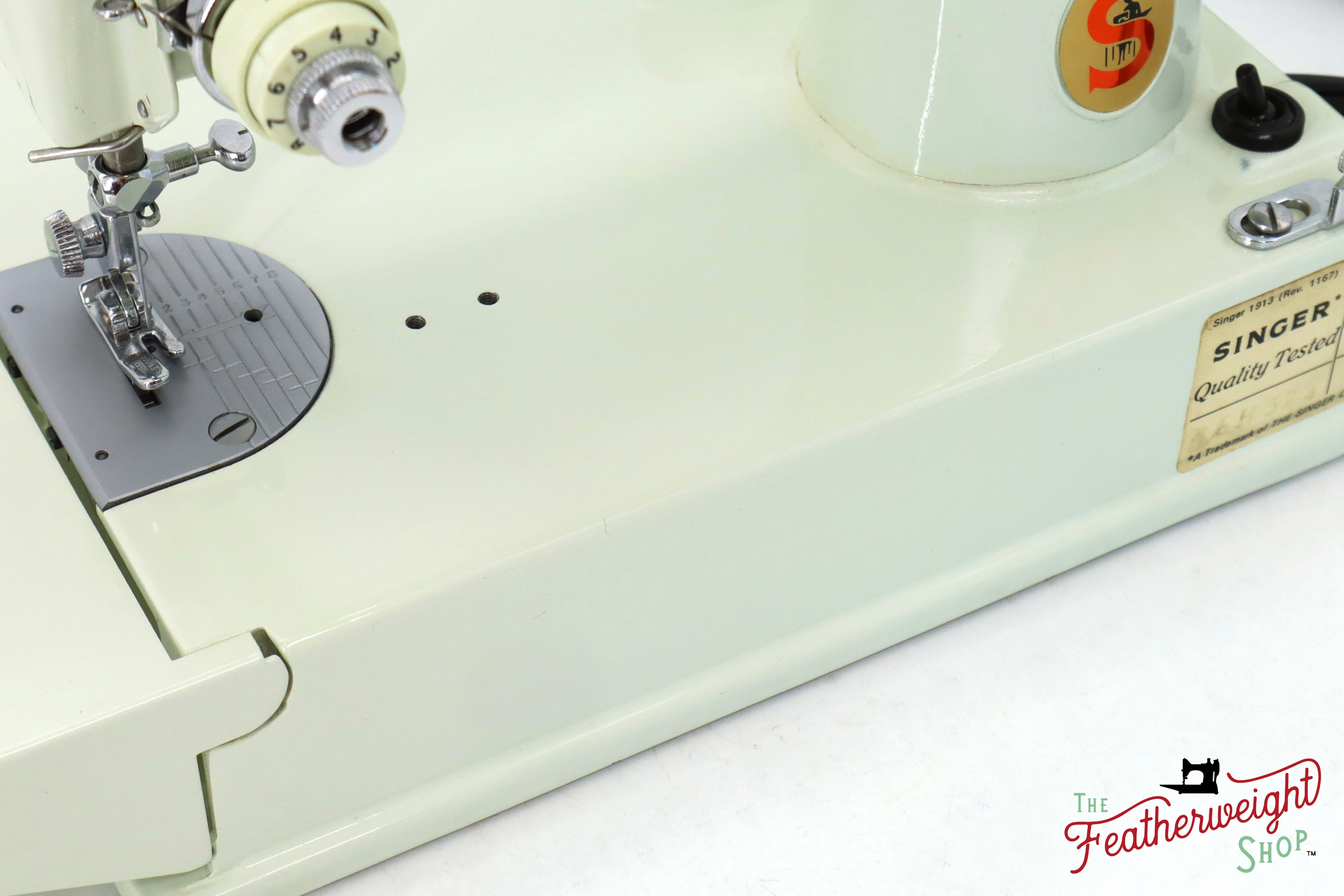 Singer Featherweight 221K Sewing Machine, WHITE FA219*** - RARE Case! - Image 8