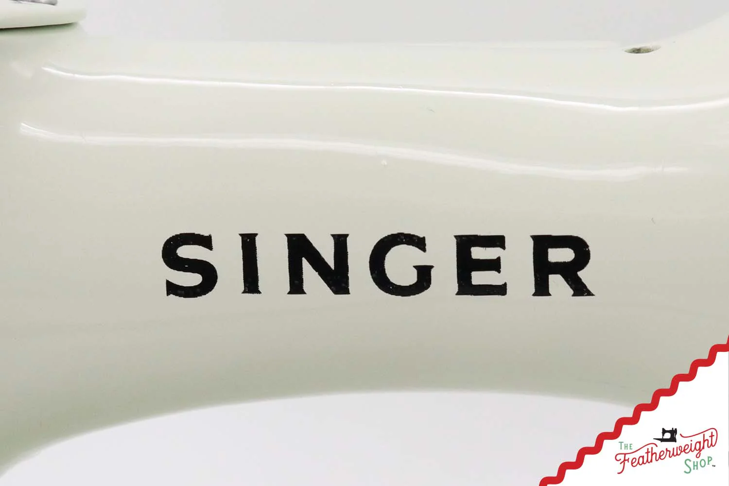 Singer Featherweight 221K Sewing Machine, WHITE FA22365* - RARE Case! - Image 10