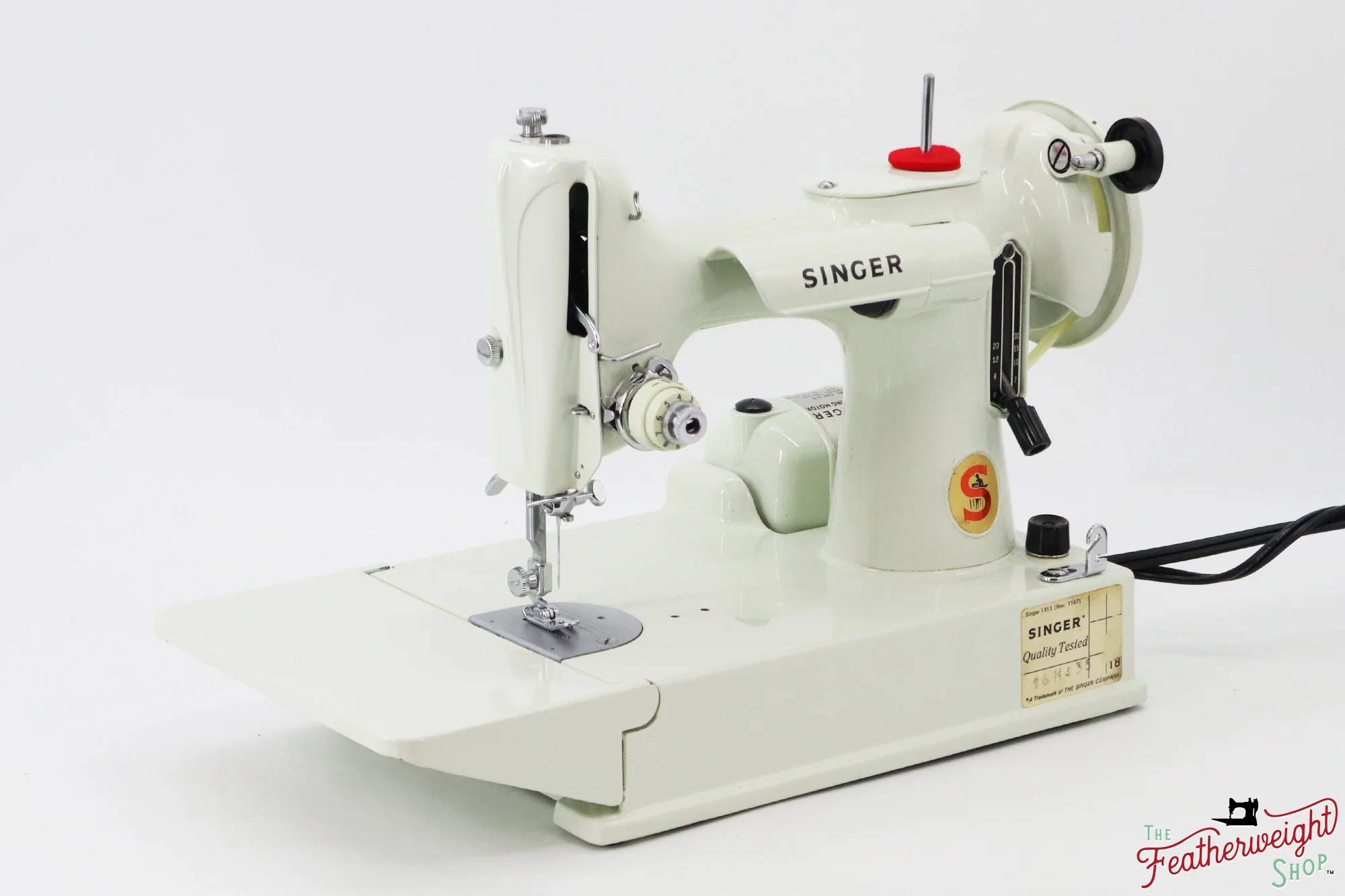 Singer Featherweight 221K Sewing Machine, WHITE FA2261** - RARE Case! - Image 3