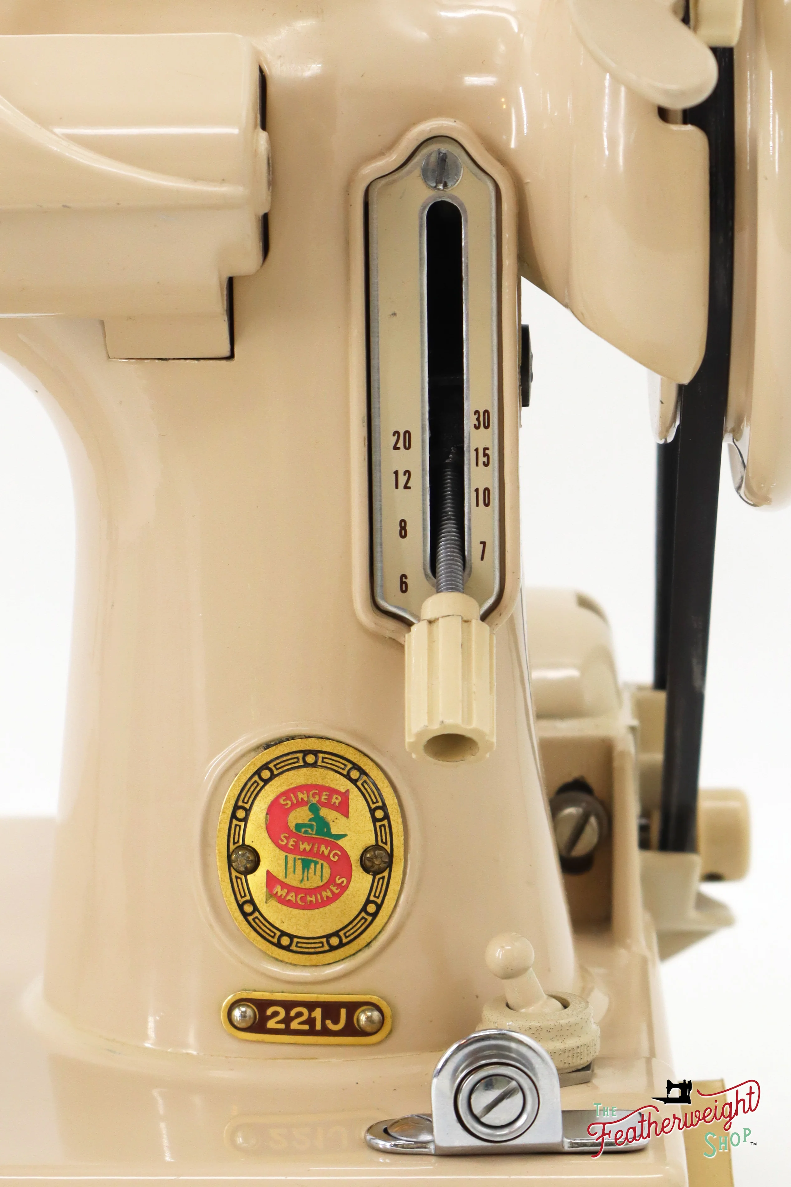 Singer Featherweight 221J Sewing Machine, Tan - ES8804** - Image 15