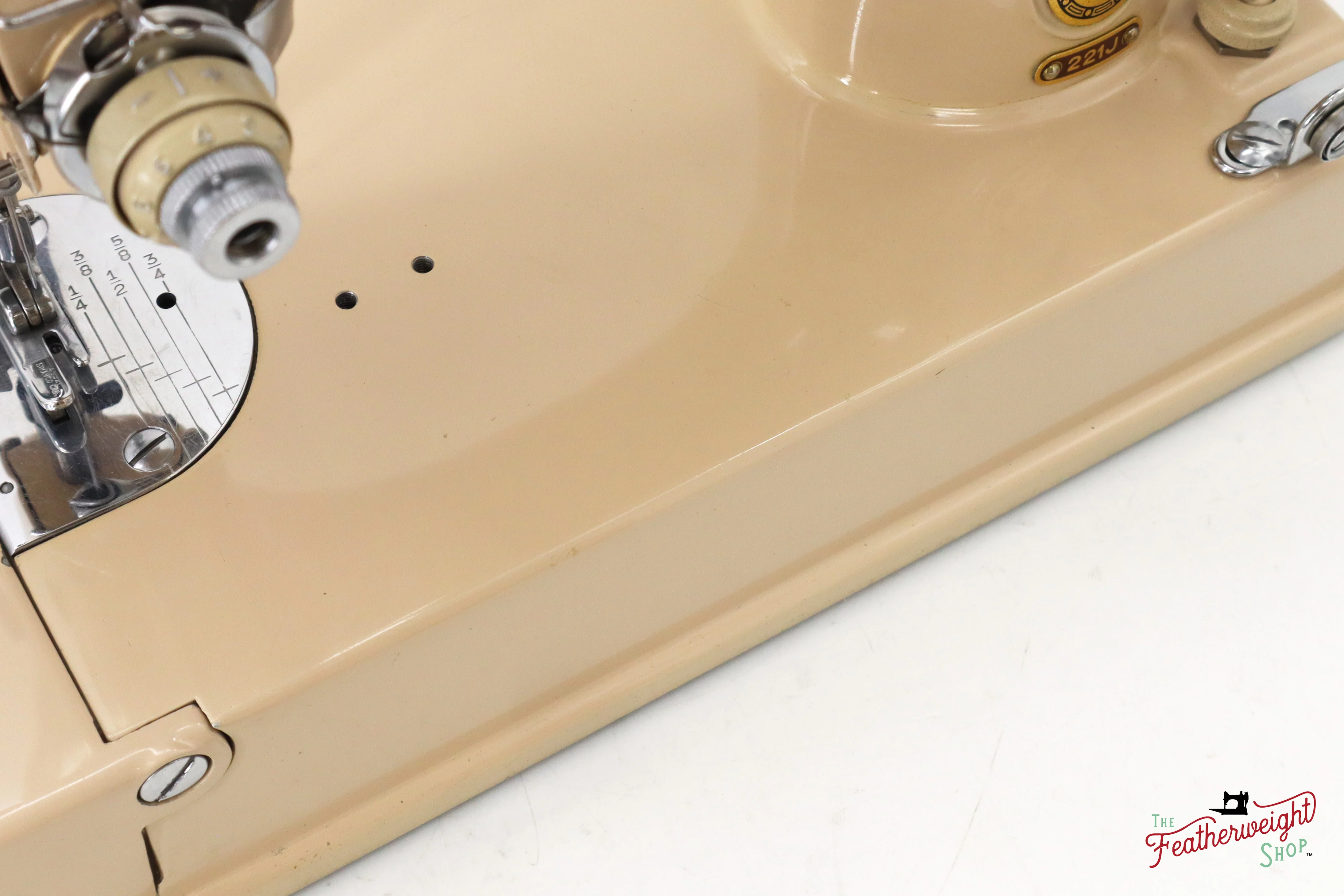Singer Featherweight 221J Sewing Machine, Tan - ES8804** - Image 8