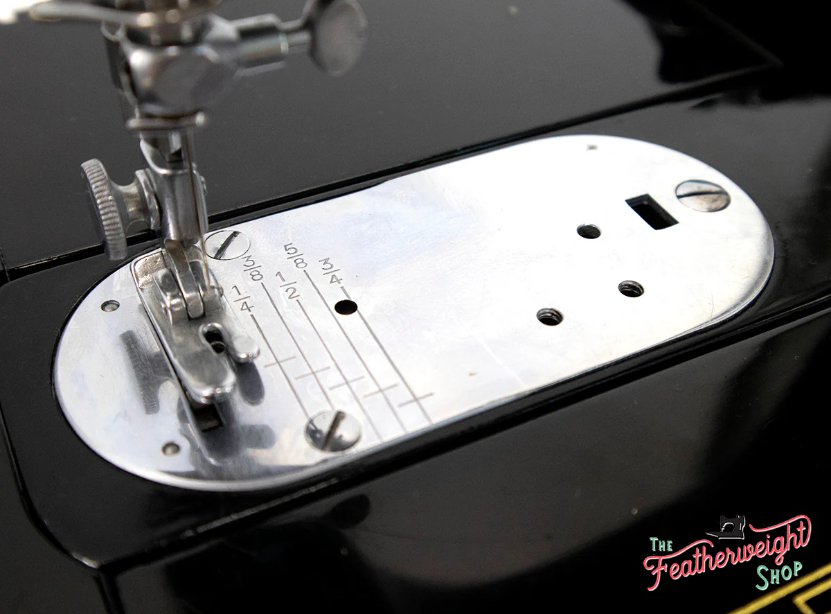 Singer Featherweight 222K 1957 - EM6031** - Image 19
