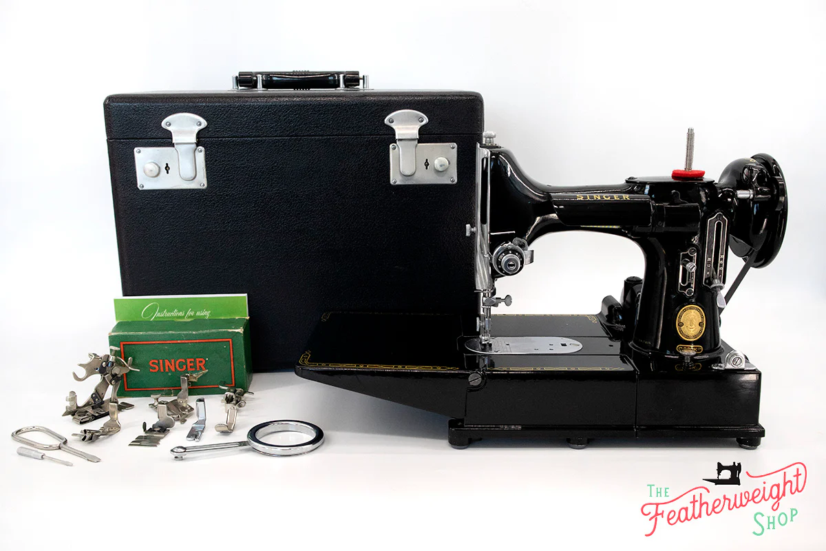 Singer Featherweight 222K 1957 - EM6031** - Image 2