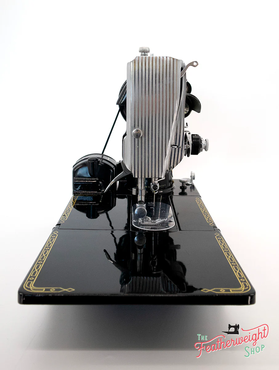 Singer Featherweight 222K 1957 - EM6031** - Image 4