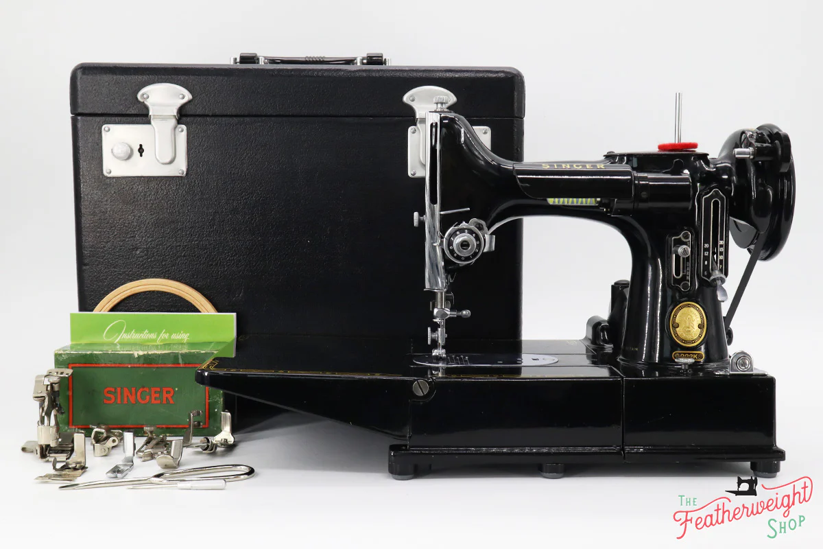 Singer Featherweight 222K 1957 - EM605***