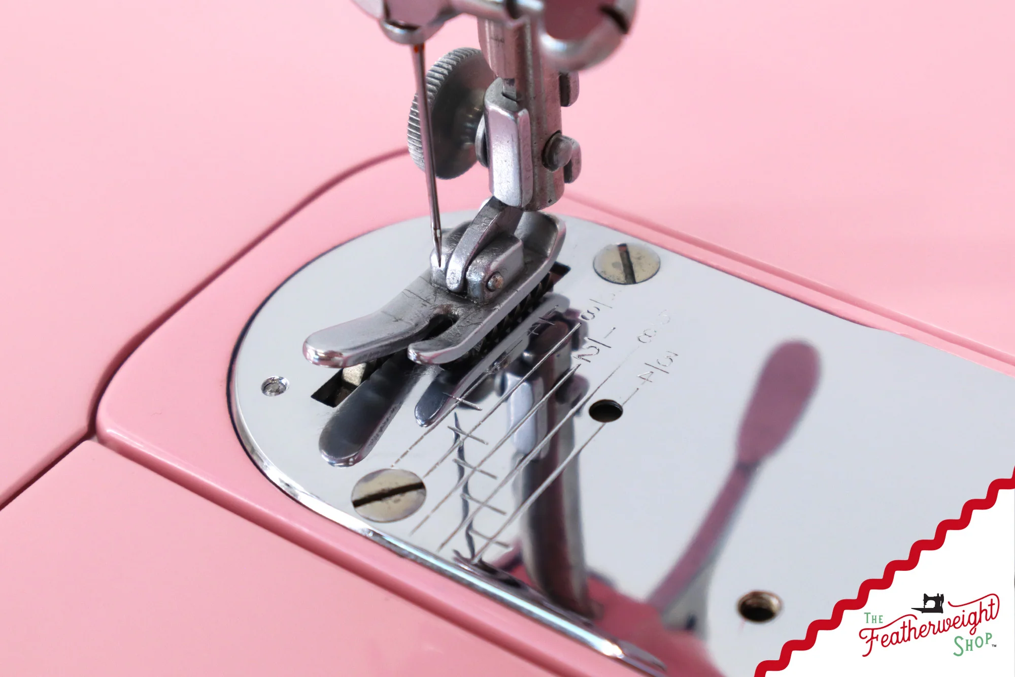 Singer Featherweight 222K - EJ2699** - Fully Restored in Pink Frosting - Image 16