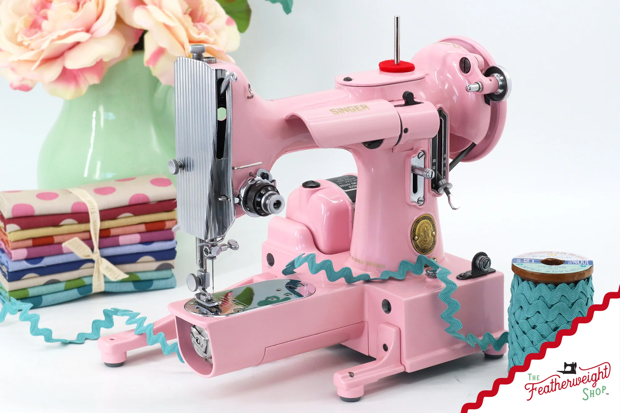 Singer Featherweight 222K - EJ2699** - Fully Restored in Pink Frosting - Image 2