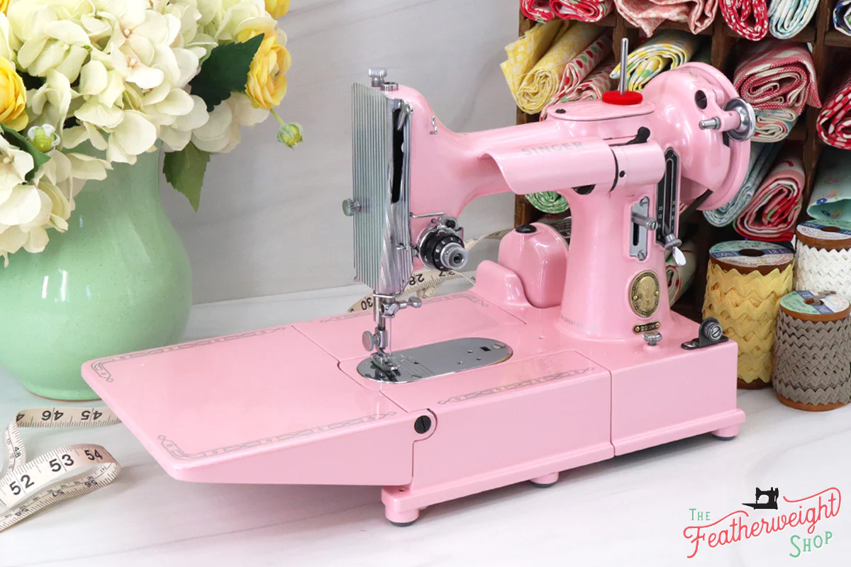 Singer Featherweight 222K - EJ6236** - Fully Restored in Pink Frosting - Image 5