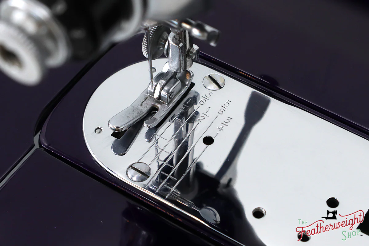Singer Featherweight 222K - EJ9170** - Fully Restored in Black Iris - Image 17