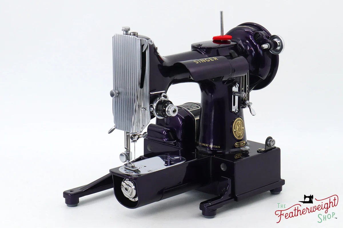 Singer Featherweight 222K - EJ9170** - Fully Restored in Black Iris - Image 2