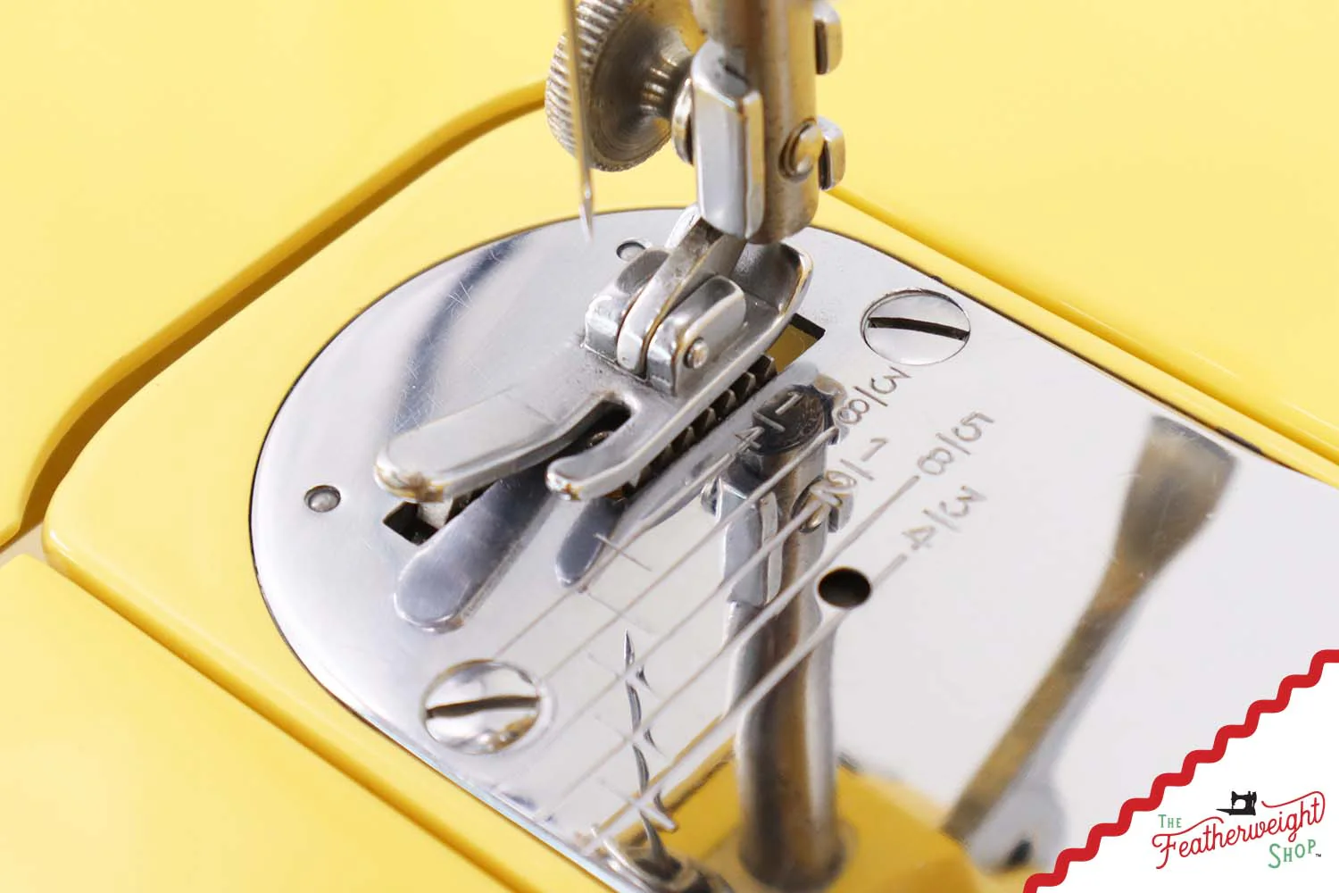 Singer Featherweight 222K - EM6041** - Fully Restored in Happy Yellow - Image 16