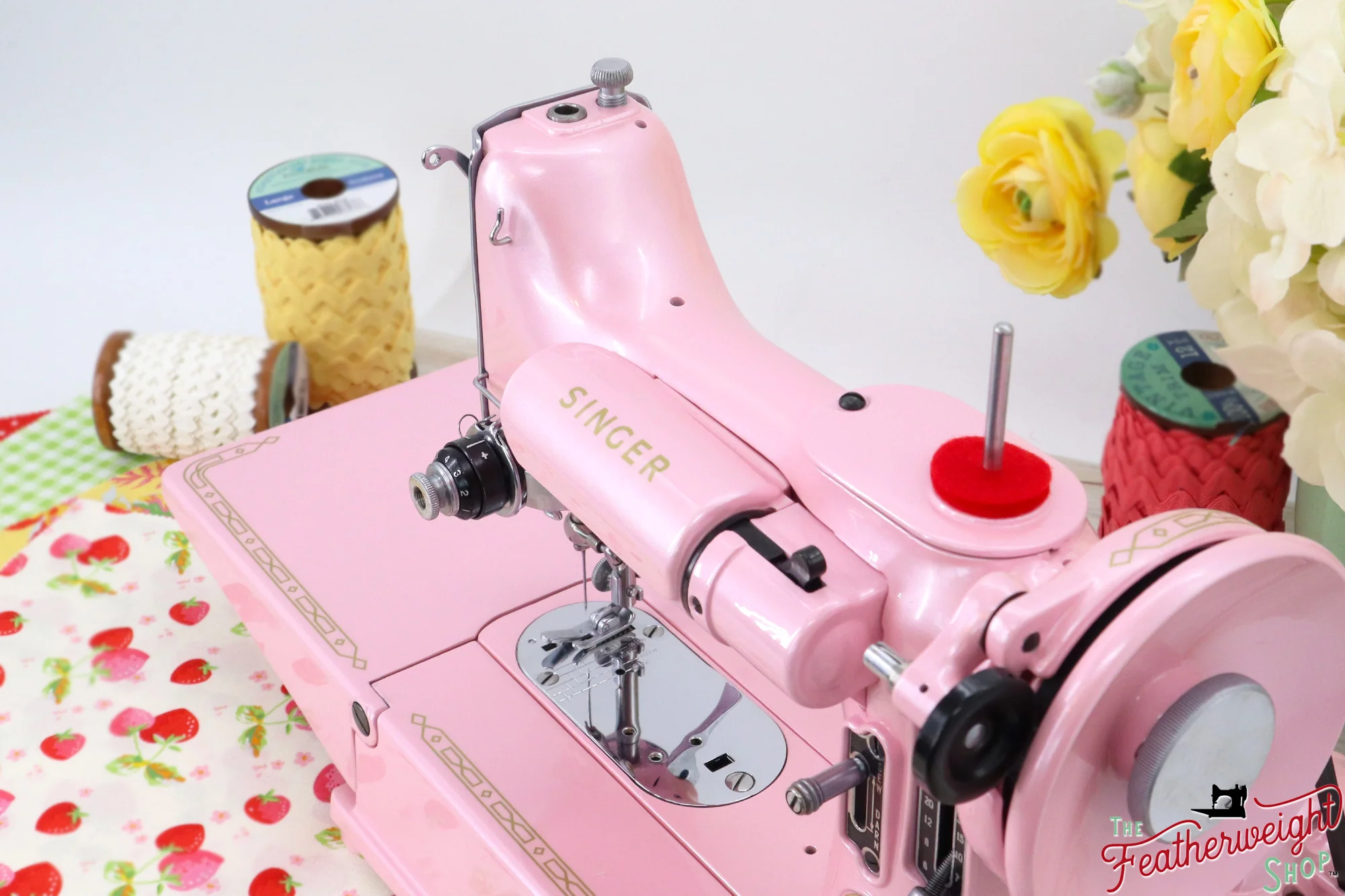 Singer Featherweight 222K - EM9594** - Fully Restored in Pink Frosting - Image 16