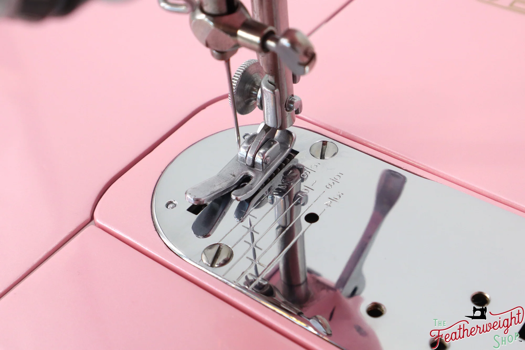 Singer Featherweight 222K - EM9594** - Fully Restored in Pink Frosting - Image 17