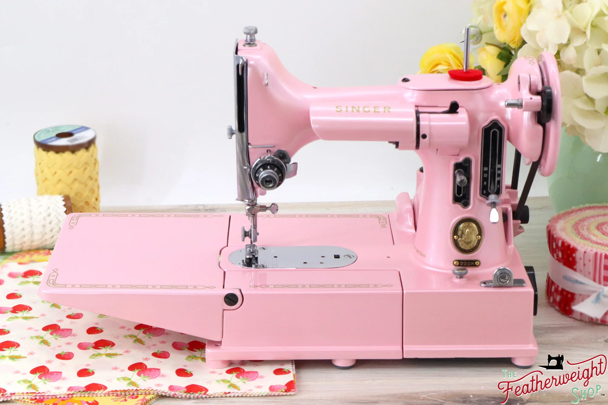 Singer Featherweight 222K - EM9594** - Fully Restored in Pink Frosting - Image 4