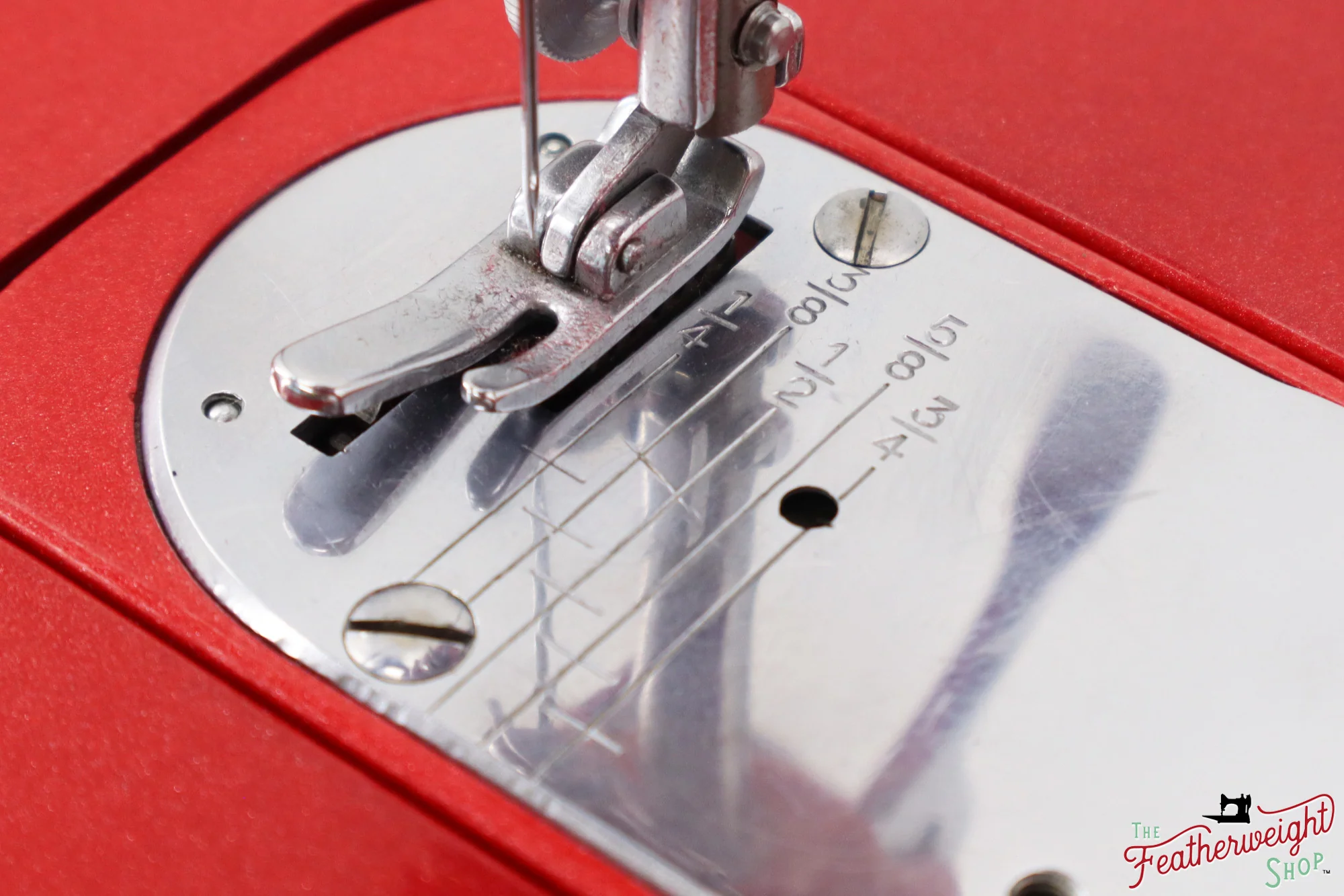 Singer Featherweight 222K Red 'S' - ES1660** - Fully Restored in Candy Apple Red - Image 17