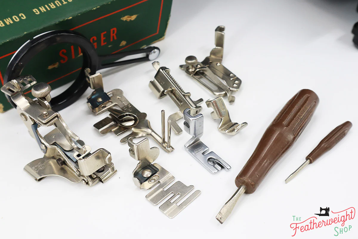 Singer Featherweight 222K Red 'S' Sewing Machine, ER317*** - Image 20
