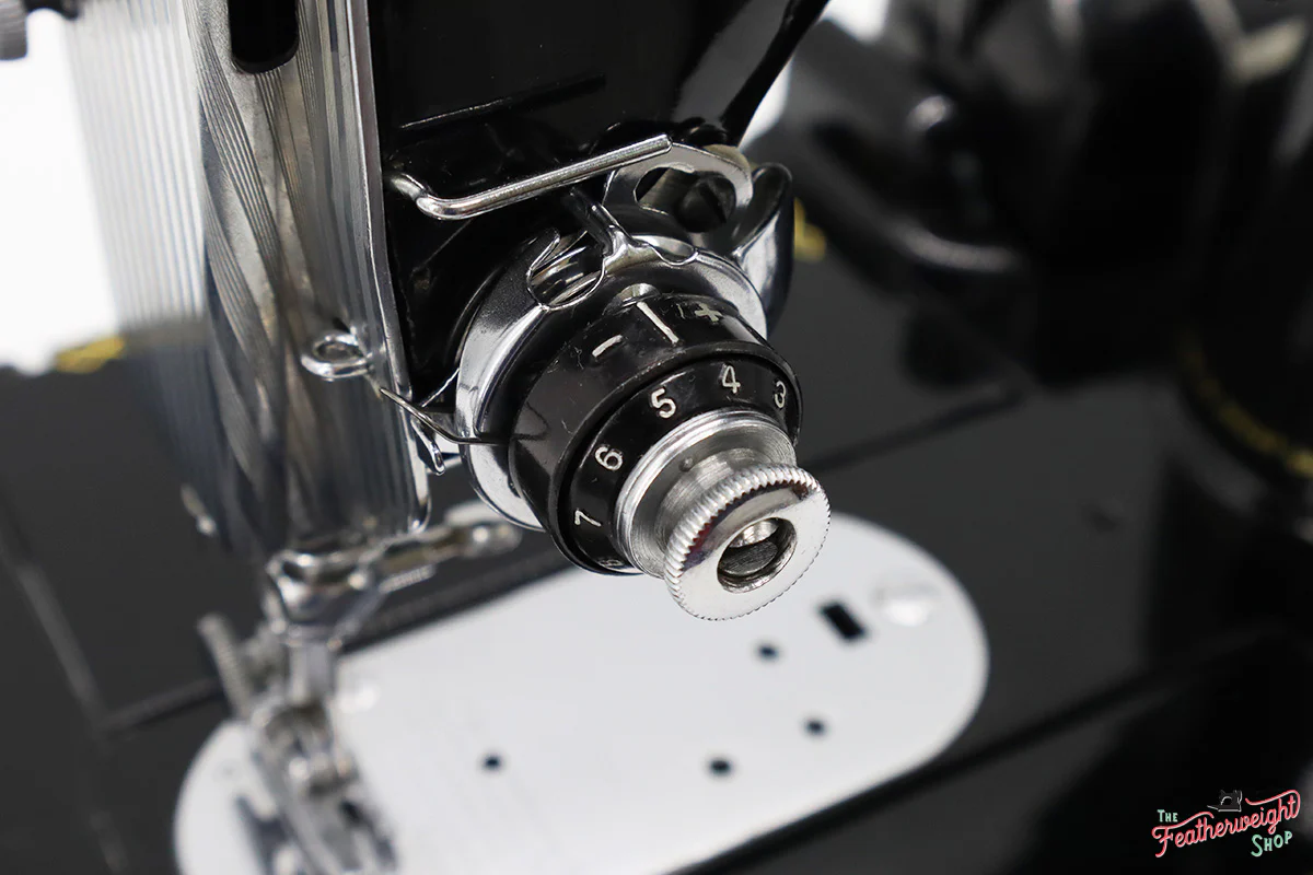 Singer Featherweight 222K Sewing Machine 1953 - EJ2261** - Image 16