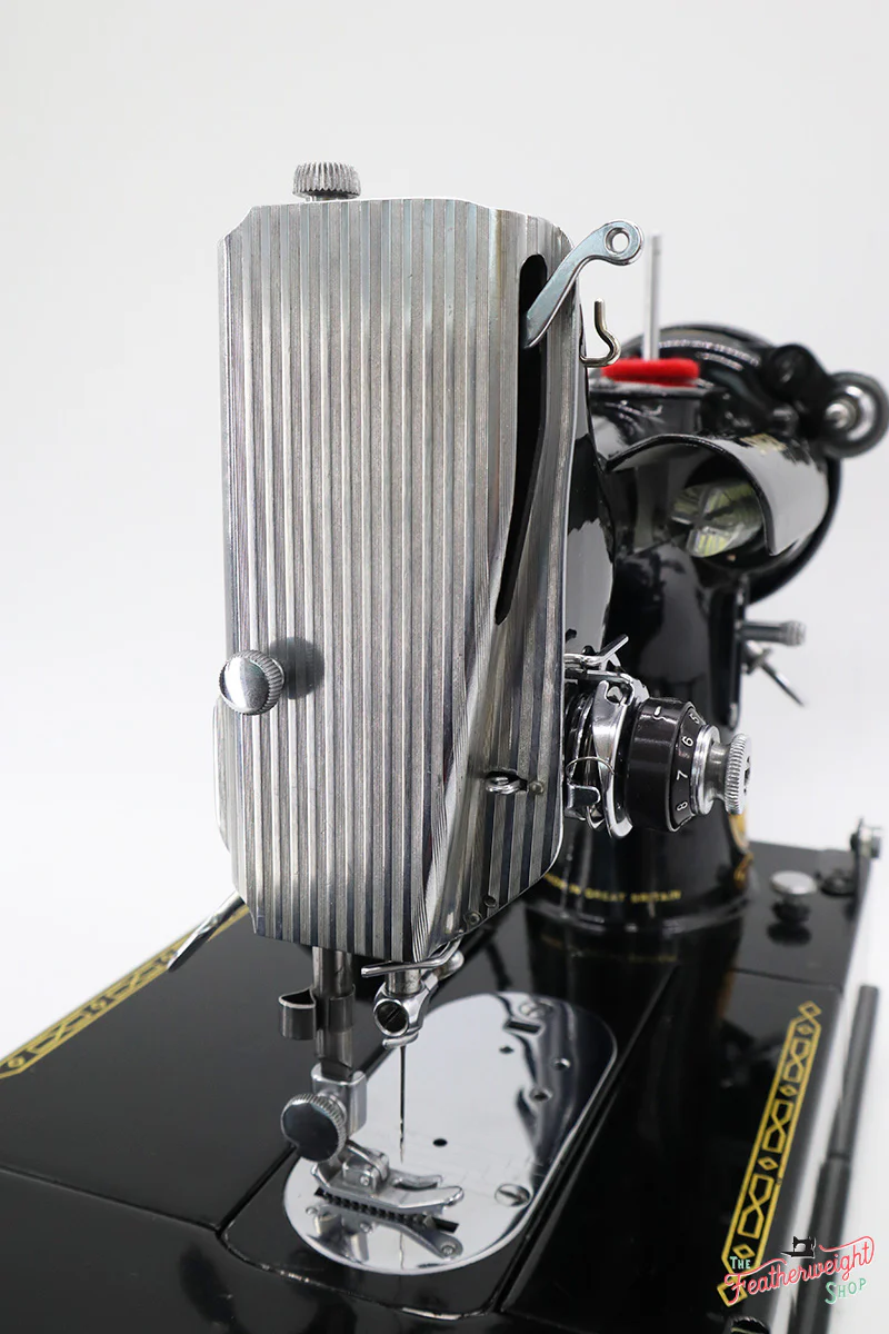 Singer Featherweight 222K Sewing Machine 1953 - EJ2261** - Image 18
