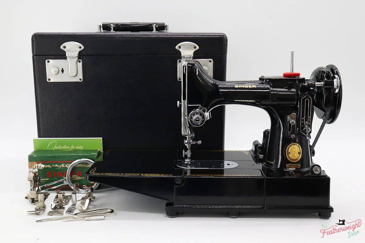 Singer Featherweight 222K Sewing Machine 1953 - EJ2261** - Image 2