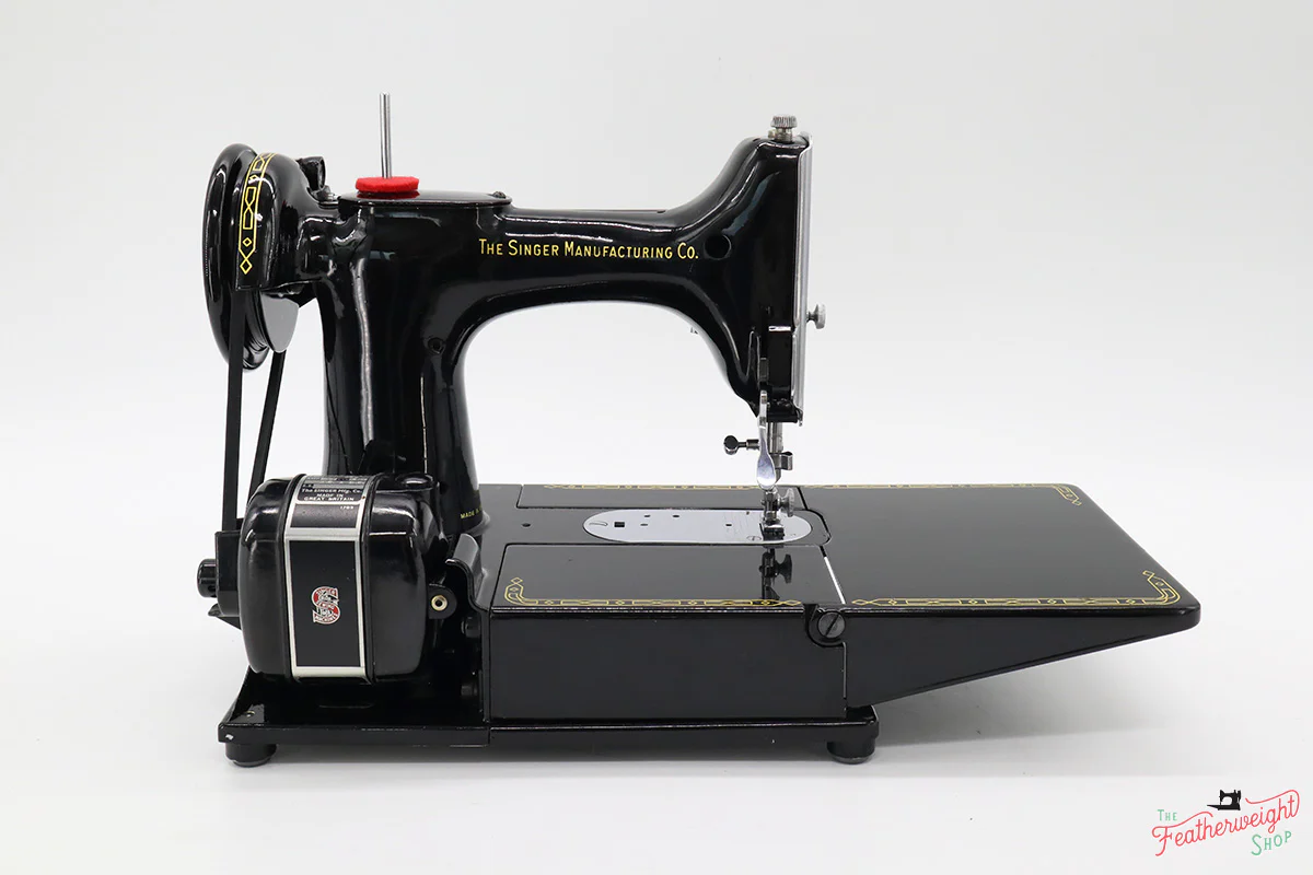 Singer Featherweight 222K Sewing Machine 1953 - EJ2261** - Image 7