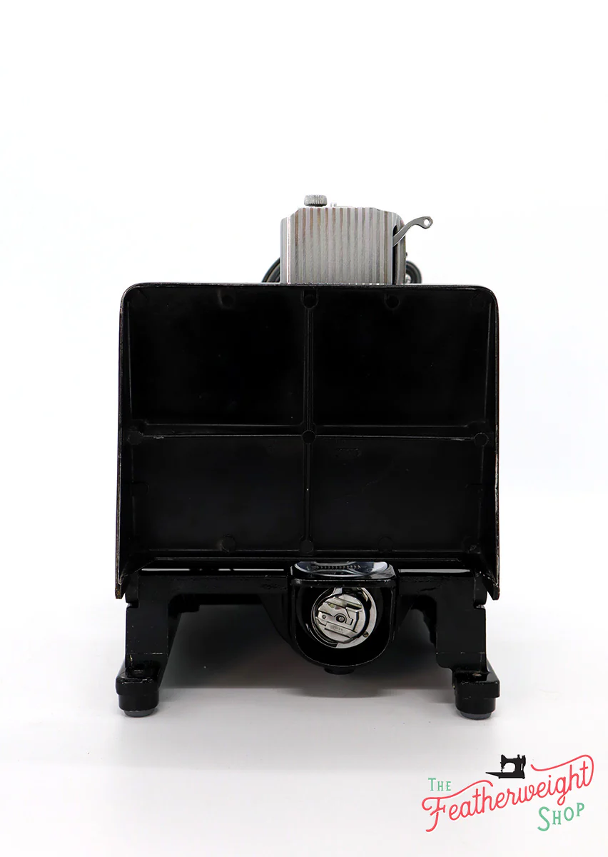 Singer Featherweight 222K Sewing Machine EJ616*** - Image 6
