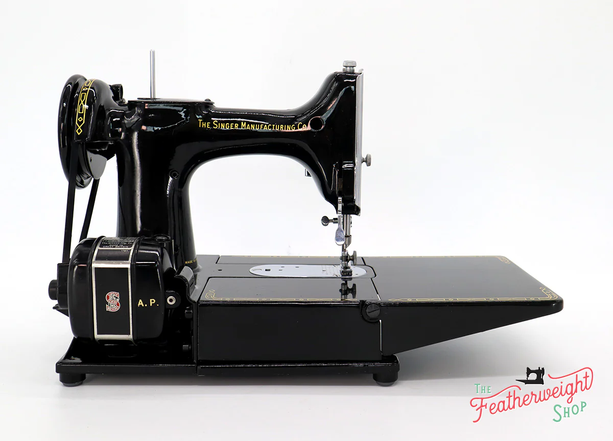 Singer Featherweight 222K Sewing Machine EJ616*** - Image 8