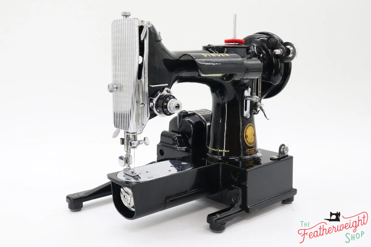 Singer Featherweight 222K Sewing Machine EJ618***