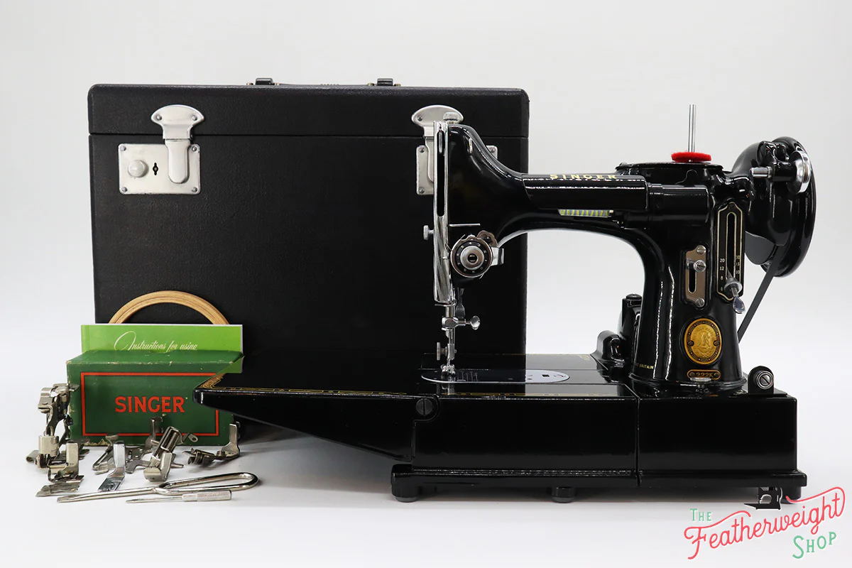 Singer Featherweight 222K Sewing Machine EJ618*** - Image 2