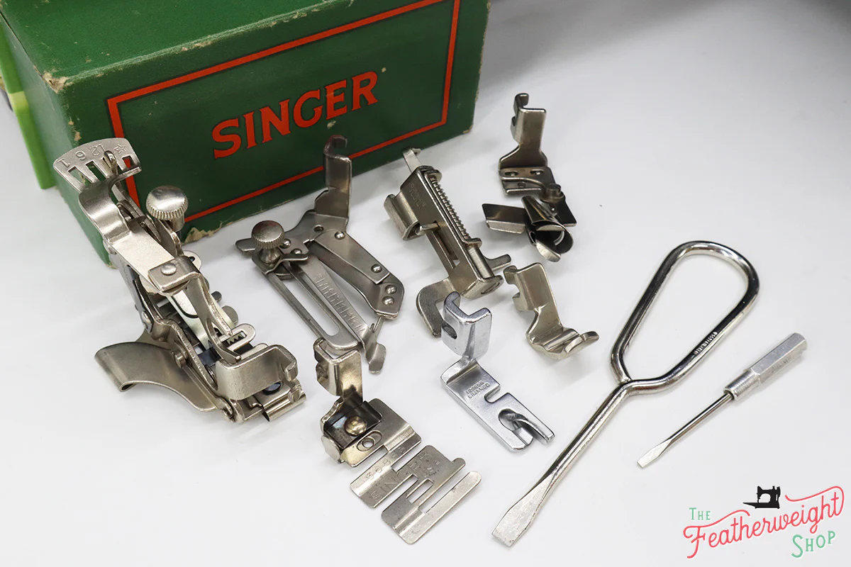 Singer Featherweight 222K Sewing Machine EJ618*** - Image 21