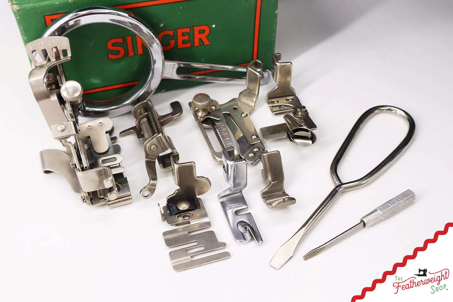 Singer Featherweight 222K Sewing Machine - EJ62070*, 1954 - Image 16