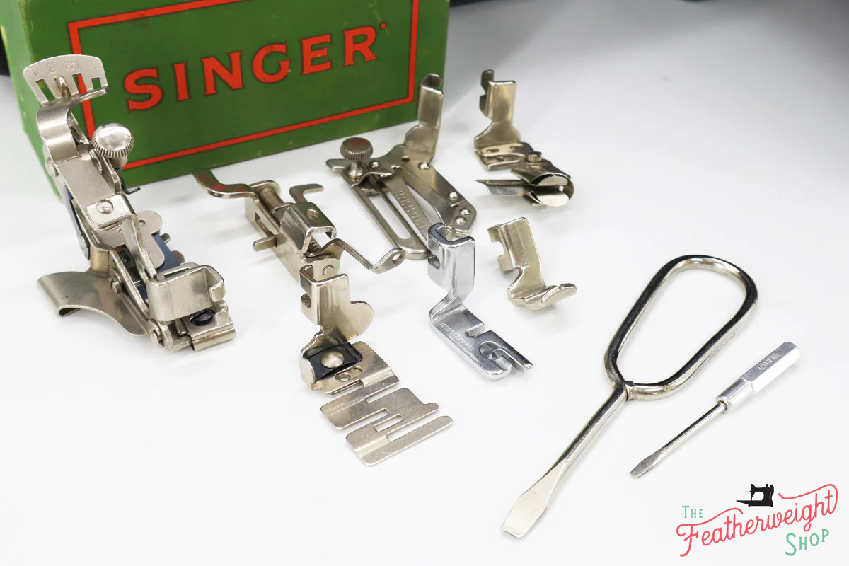Singer Featherweight 222K Sewing Machine EJ621*** - Image 19