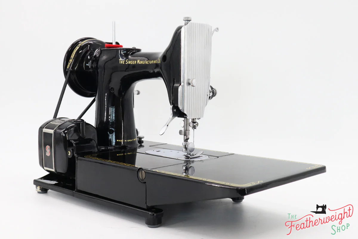Singer Featherweight 222K Sewing Machine EJ621*** - Image 6