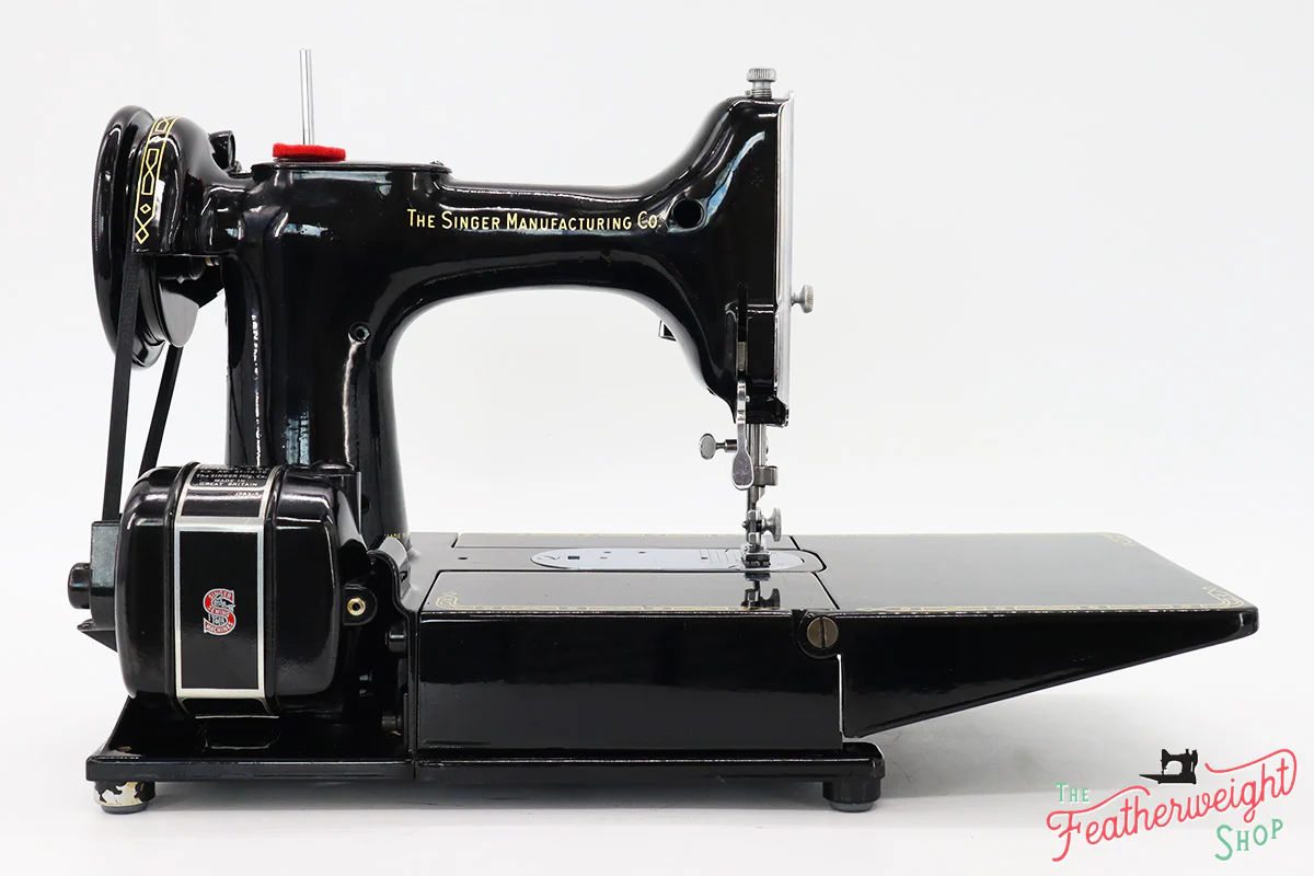 Singer Featherweight 222K Sewing Machine EJ621*** - Image 7