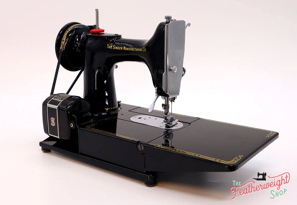 Singer Featherweight 222K Sewing Machine EJ626*** - Image 7