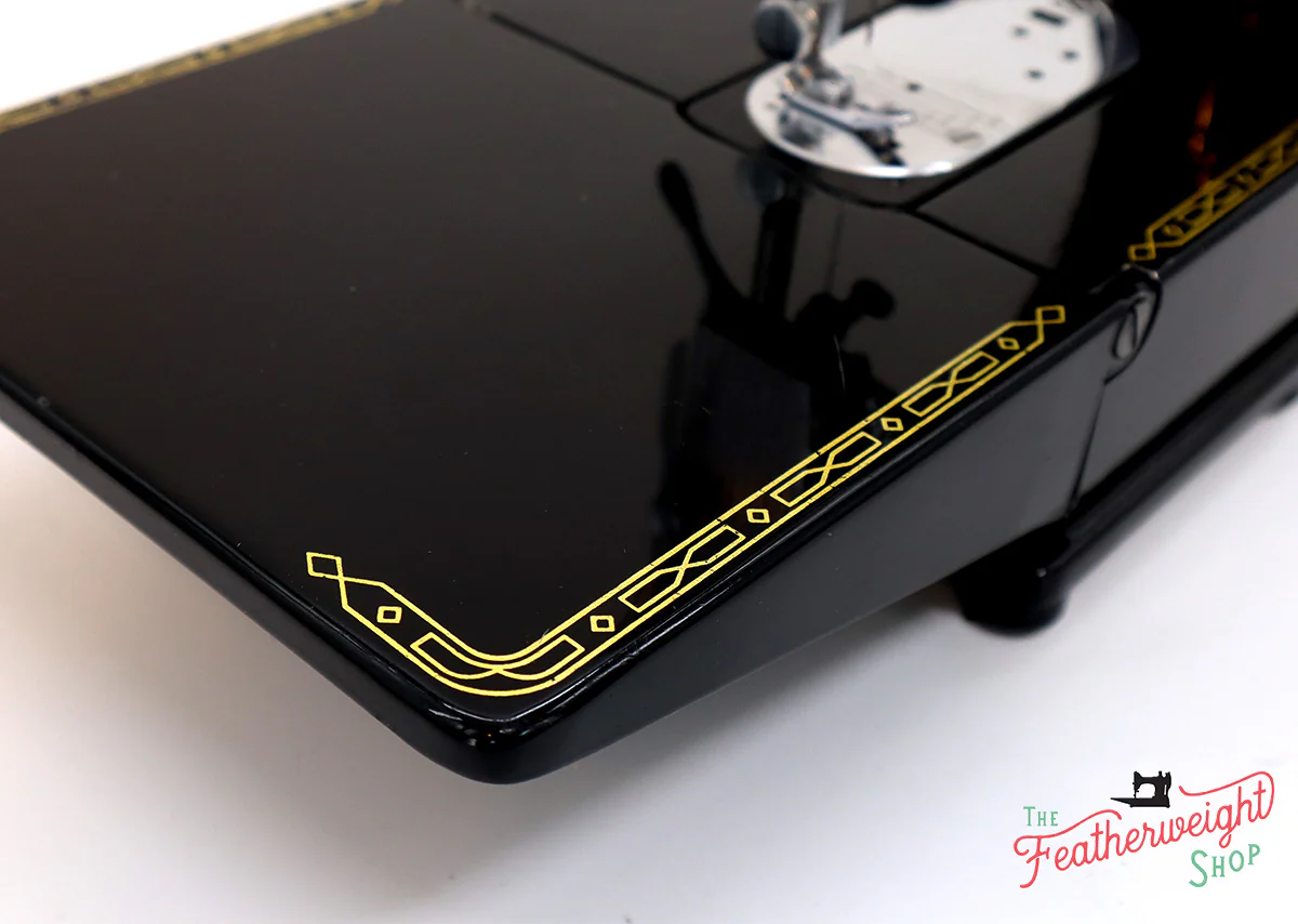 Singer Featherweight 222K Sewing Machine EJ909*** - Image 10