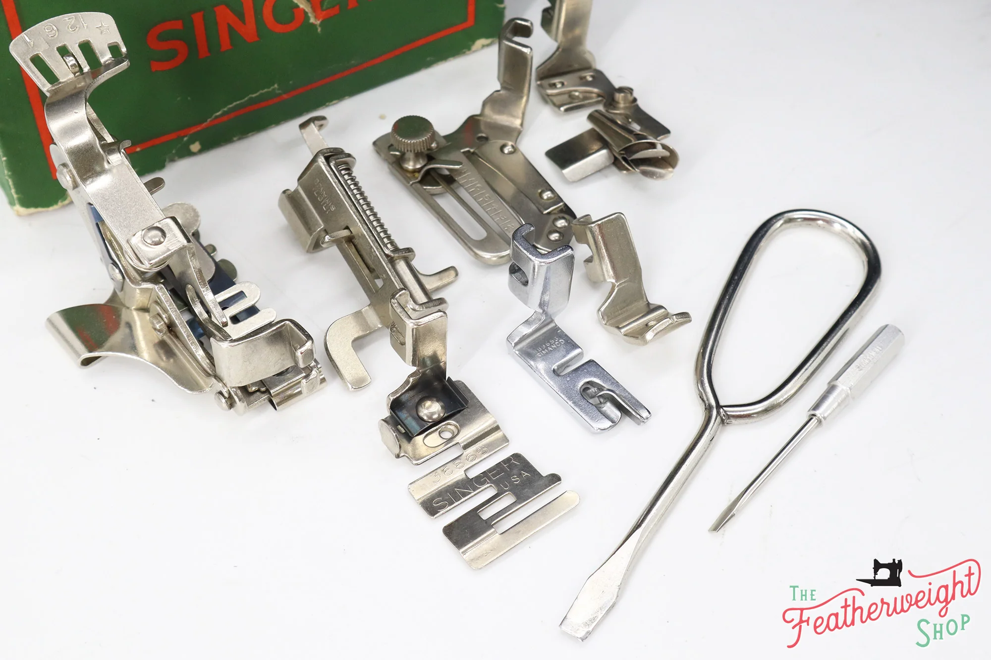 Singer Featherweight 222K Sewing Machine EJ9090** - Image 20